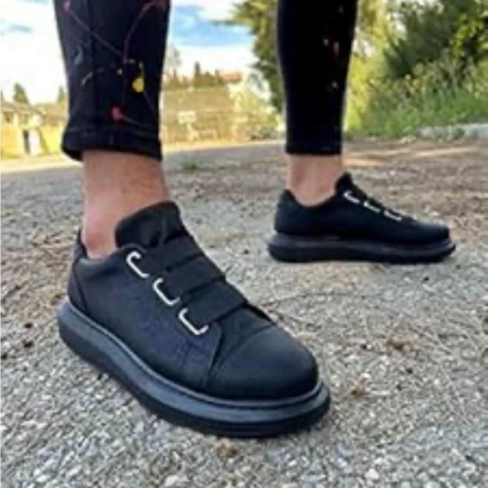 Apollo Moda Black Women's Casual CHEKICH Sneakers Size 5.5 NWT